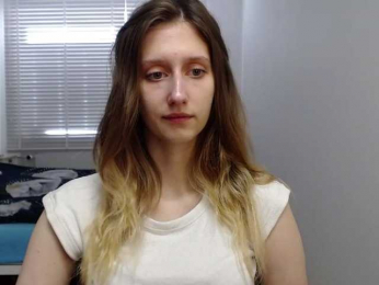 LUNAdream webcam bongacams model stream image