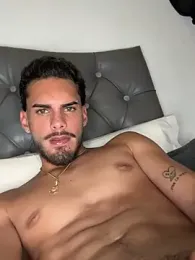 Derek_master webcam model stream image
