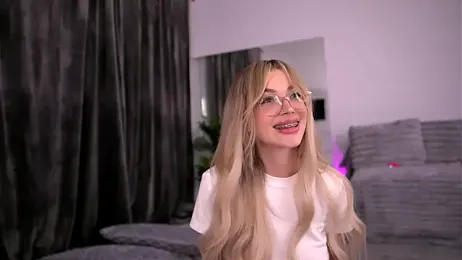 KylieJoyce webcam model stream image