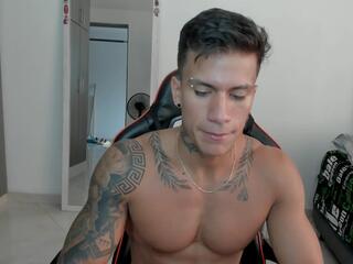 Petter Grey webcam flirt4free model stream image