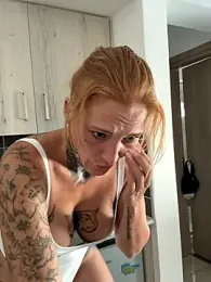 redNatified webcam model stream image