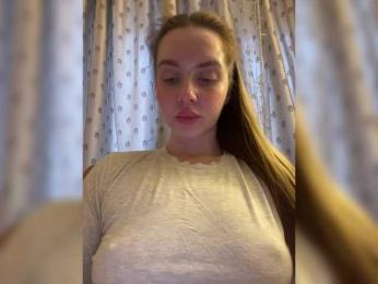 Kikilaky webcam model stream image