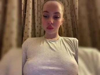 Kikilaky webcam model stream image