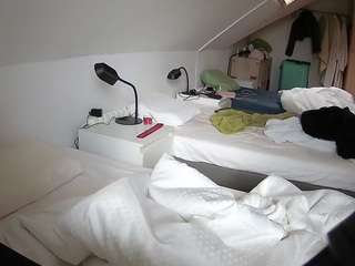 voyeurcam-julmodels-bed-4 webcam model stream image