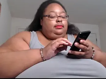 Loves_Aura webcam model stream image