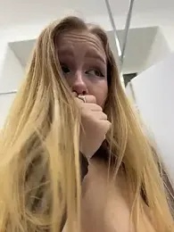 Liza_risky webcam model stream image