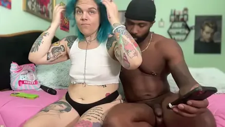 CherryBombBomb webcam model stream image