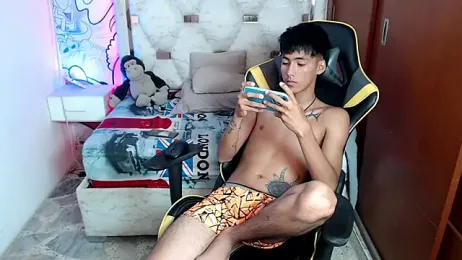 yiisu_ webcam model stream image