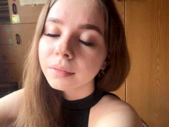 Lil-RO-XO webcam model stream image