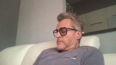 Axl_hot webcam model stream image