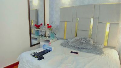 IsisBrown_ webcam model stream image