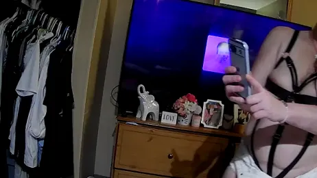 AlexisCynn webcam model stream image