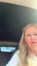 Aurbeaureal webcam model stream image