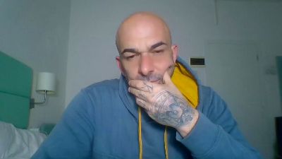 ilciuciu20 webcam cam4 model stream image