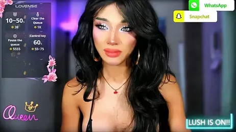 UrDominantBella webcam model stream image