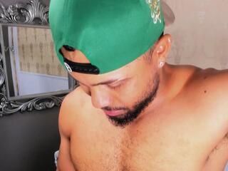 Logan Simons webcam model stream image