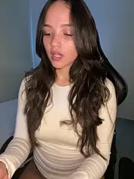 MisFrekcles_ webcam model stream image