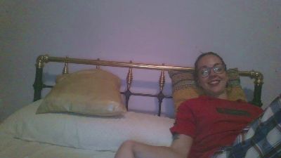 Quenomirees webcam model stream image