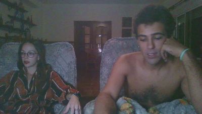 Quenomirees webcam model stream image