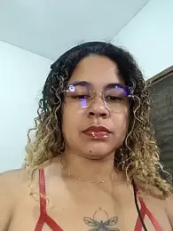 VitoriaFernandes webcam model stream image