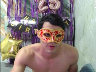 Isaiah Rhodes webcam model stream image