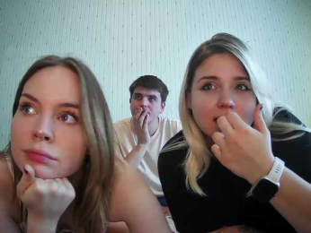 DivineTrio webcam model stream image