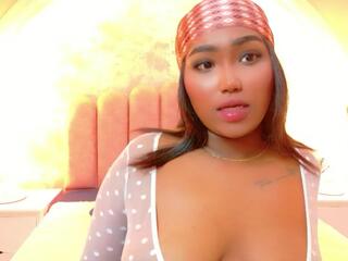 Alejandra Leroy webcam model stream image