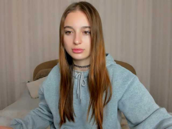 Dariadeluxe webcam model stream image