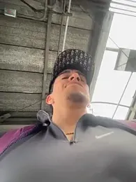 strongboy_ webcam model stream image