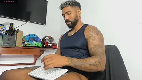 Xander_Str0ng webcam stripchat model stream image