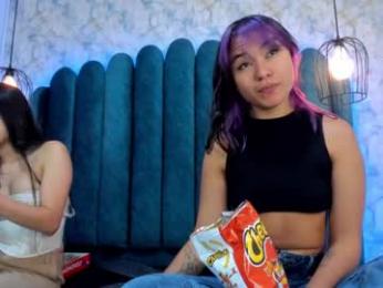 nahia_low webcam model stream image