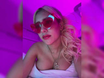 LucyRouse webcam model stream image