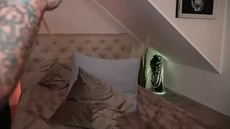 hotmilfbitch webcam model stream image