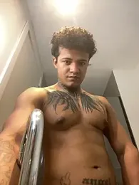 Raphaael2 webcam model stream image
