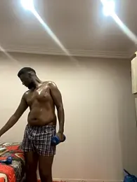 Dynamite_cums_in_size_2 webcam model stream image