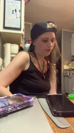 Fuqmeovrplz webcam model stream image