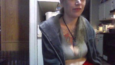 Fuqmeovrplz webcam model stream image