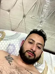 KingFlores webcam model stream image