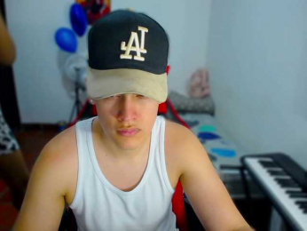 room-kitty webcam model stream image