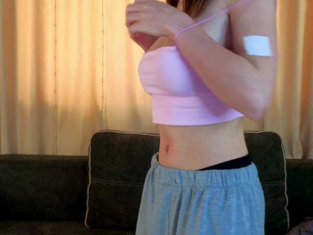 BlushinBloom webcam model stream image