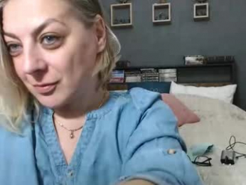 milfyanddaddy webcam model stream image