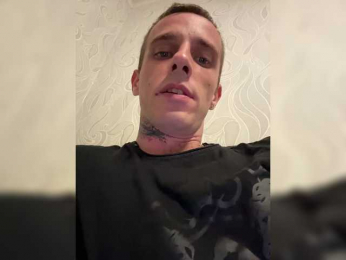 Miki_seet webcam model stream image