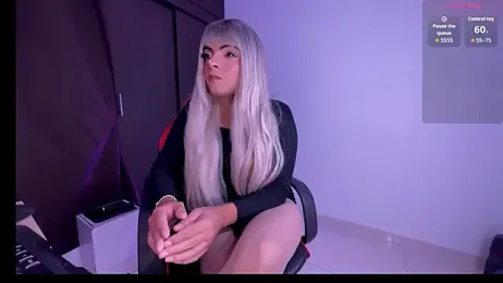 regina_mills_milk webcam model stream image