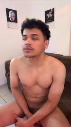 Lipino webcam model stream image