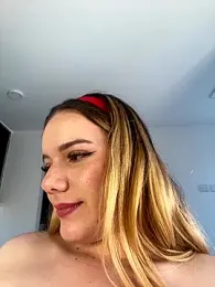 NicoleCut webcam model stream image