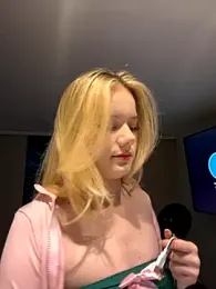 NicoleCut webcam model stream image