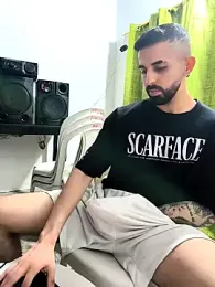 giannis090 webcam model stream image