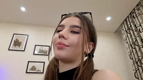 dolly_ll webcam model stream image