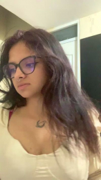 Cata_ webcam model stream image