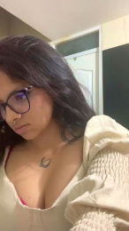 Cata_ webcam model stream image